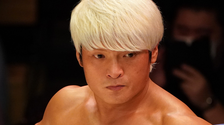 Kenoh looks away