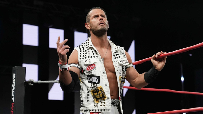 Alex Shelley entering the ring