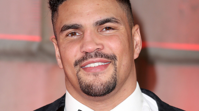 Anthony Ogogo on red carpet