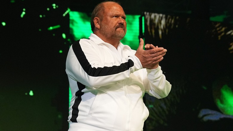 Arn Anderson applauding