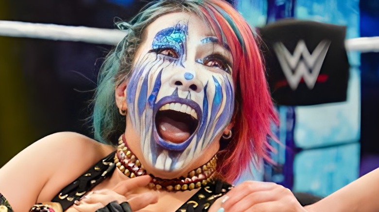 Asuka inside the ring yelling on "WWE SmackDown"