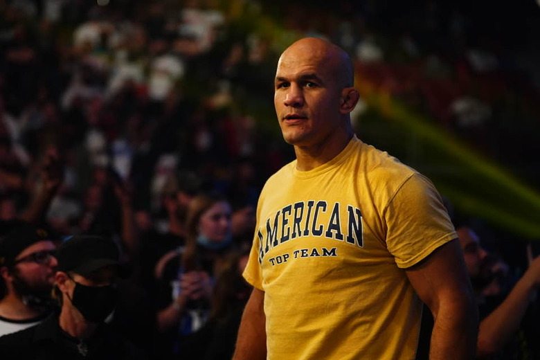 junior-dos-santos-entrance-10-9-21