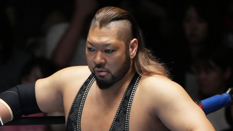 EVIL leaning on the ropes