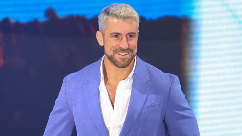 Joe Hendry in a snazzy suit