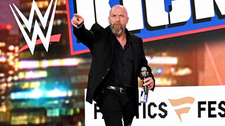 Triple H pointing
