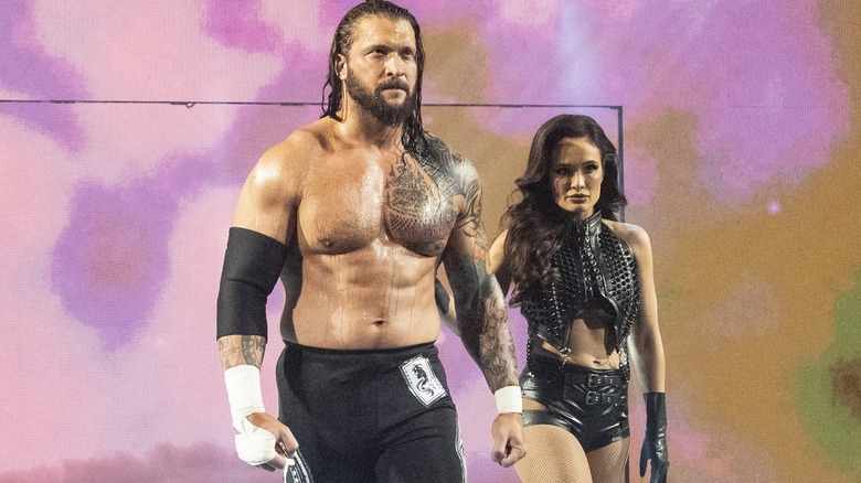 Karrion Kross y Scarlett en WWE Raw