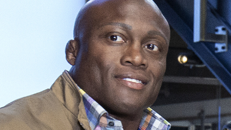 Bobby Lashley posing