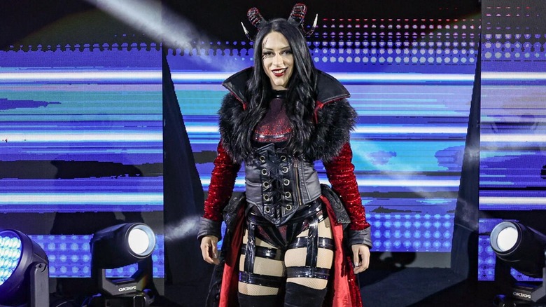 Stephanie Vaquer makes her entrance