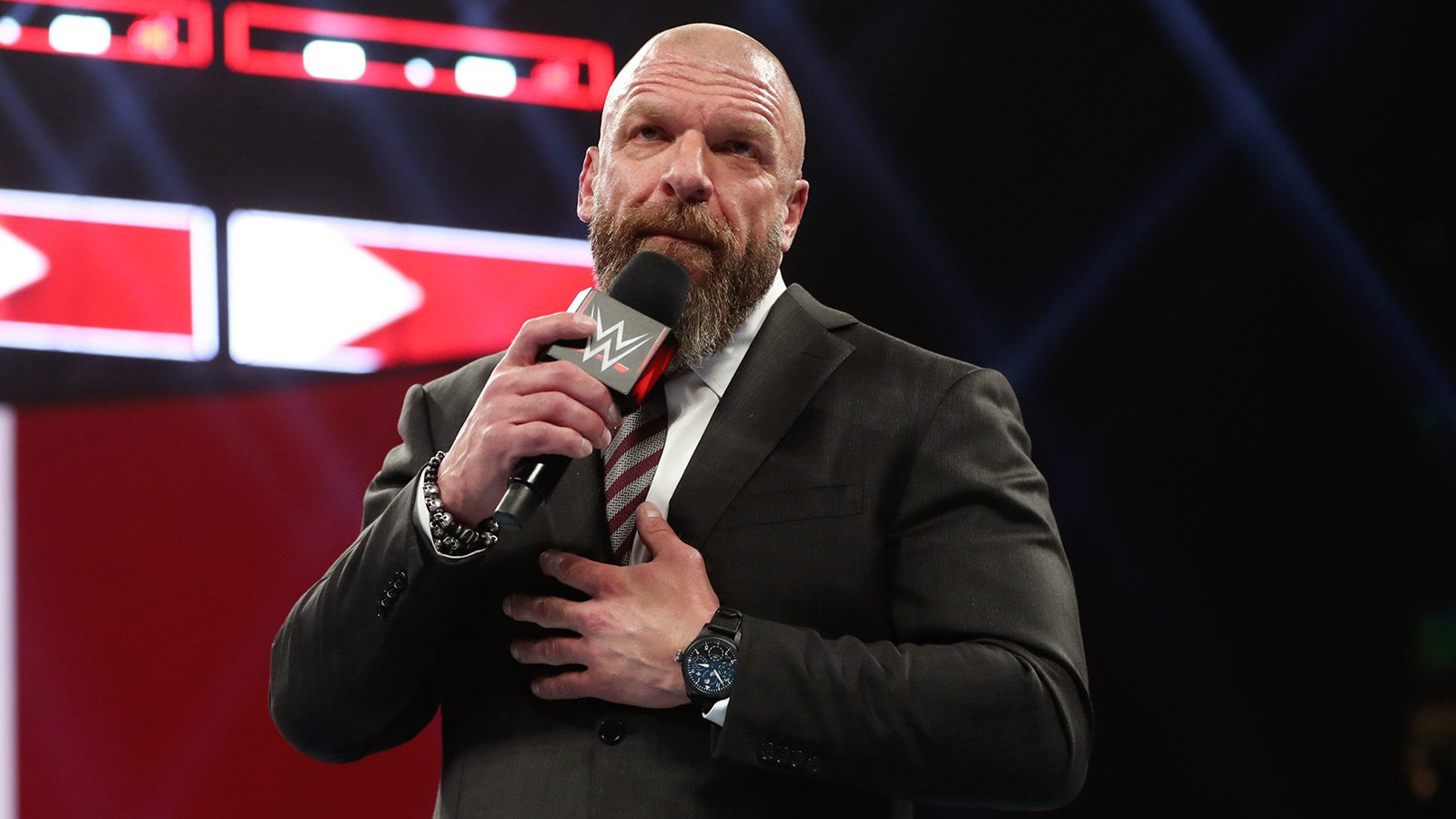 Una actualización detrás del escenario sobre por qué WWE Raw se veía diferente anoche