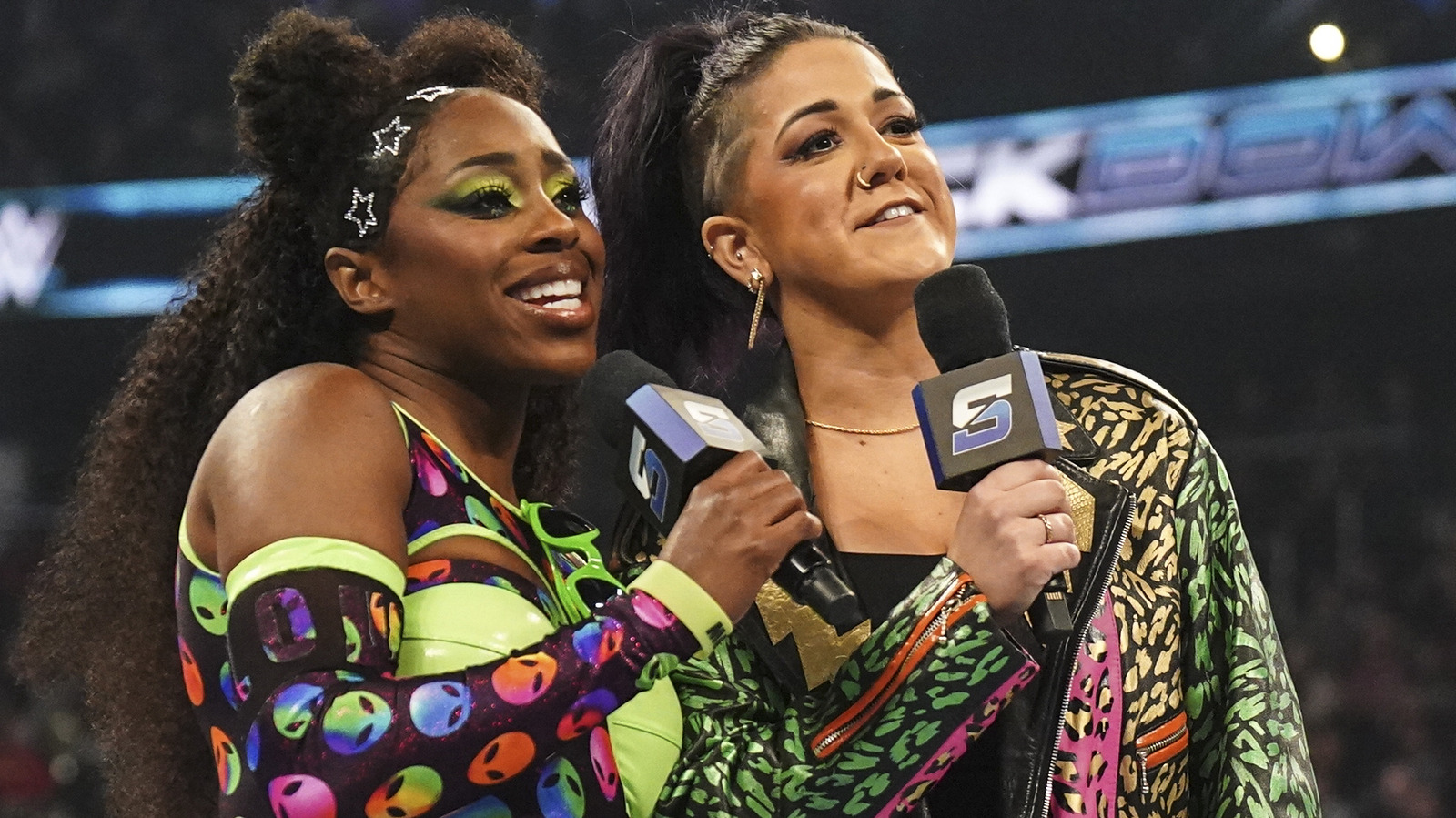 Bayley & Naomi Both Pin Nia Jax On WWE SmackDown, Bad Blood Challenger
