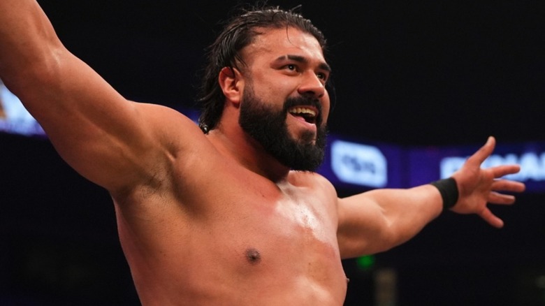 Andrade El Idolo posing in the ring