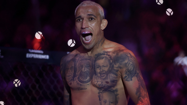 Charles Oliveira makes his entrance