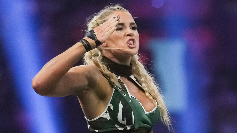 Lacey Evans Salutes The Crowd At WWE Royal Rumble
