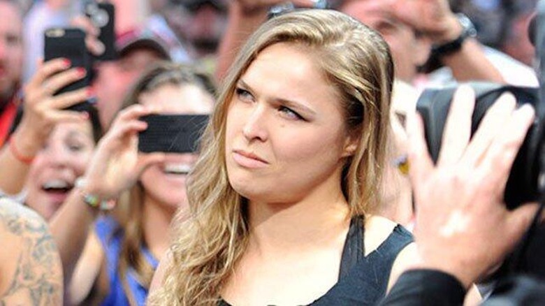 Ronda Rousey se ve curiosa