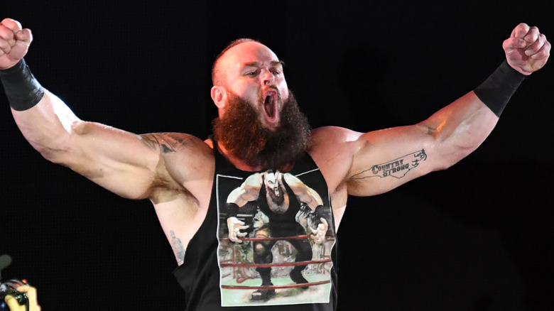 Braun Strowman posing