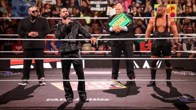 Bronson Reed, Seth Rollins, Paul Heyman y Bron Breakker