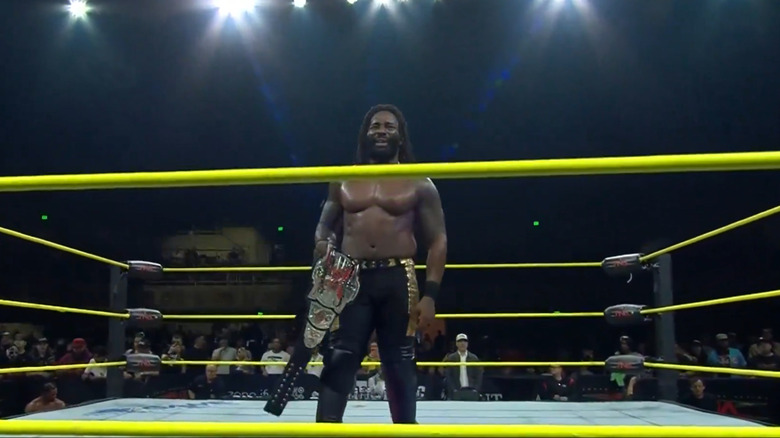 Cedric Alexander wins the TNA X-Division Championship