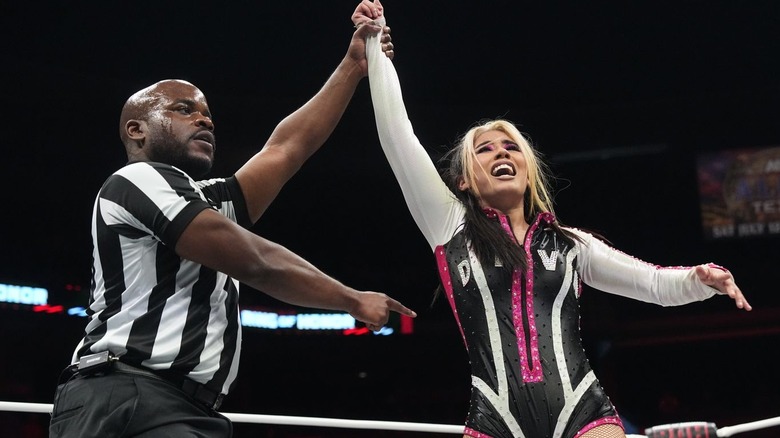 La Catalina picks up a win in ROH