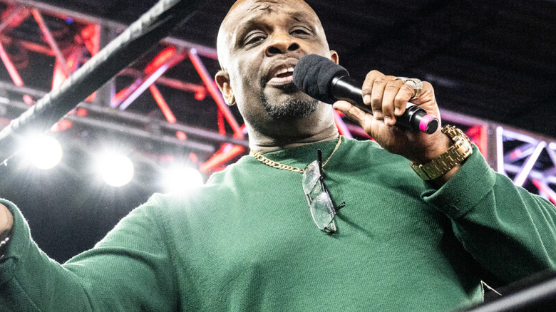 d-von dudley cutting a promo in the ring