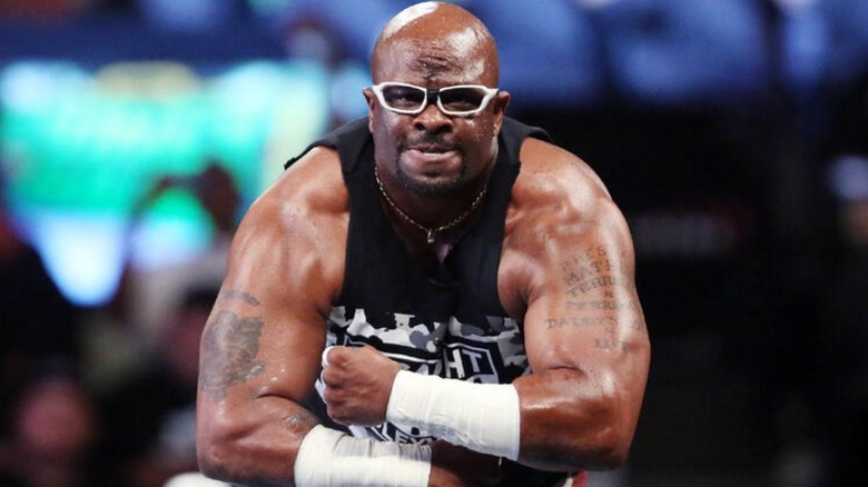 D-Von Dudley posing in ring during The Dudley Boyz' return run.