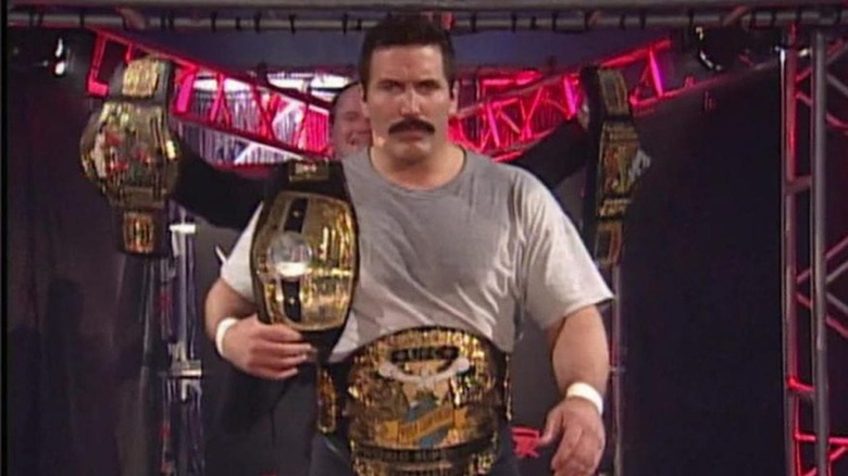 Dan Severn makes his way to the ring