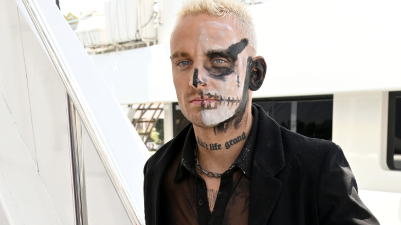 Darby allin posing for a picture