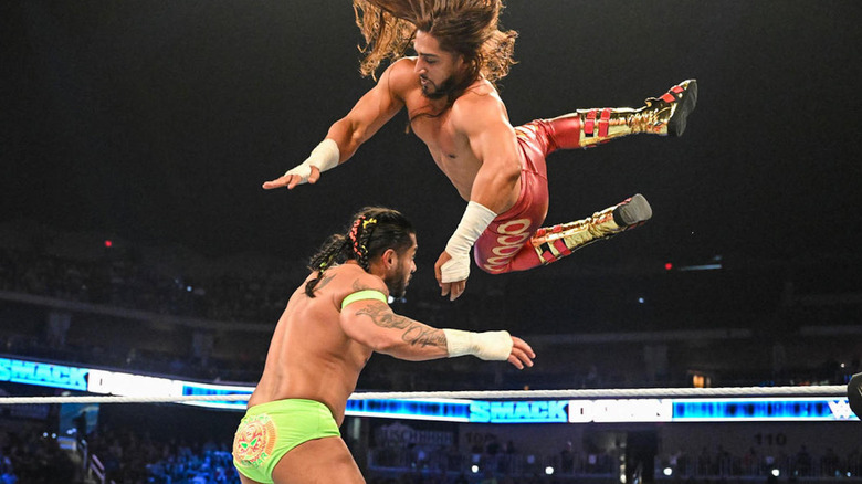 Santos Escobar vs Mustafa Ali on WWE Smackdown