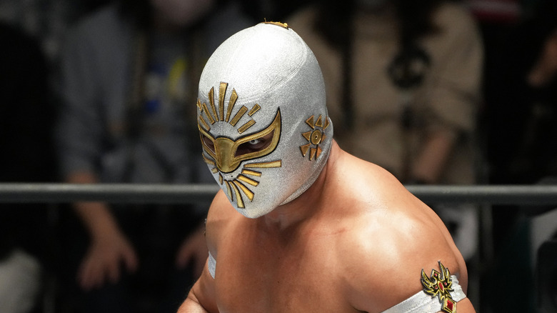 Mistico getting ready to engage in combat