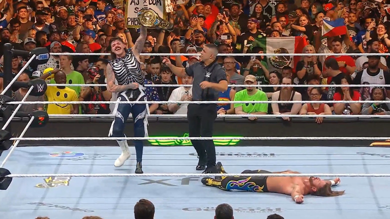 Dominik Mysterio retains the Intercontinental Championship