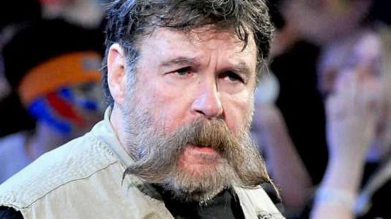 Dutch Mantel as Zeb Colter