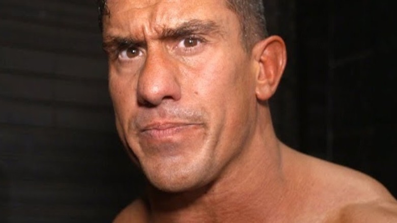 EC3 controls his gaze