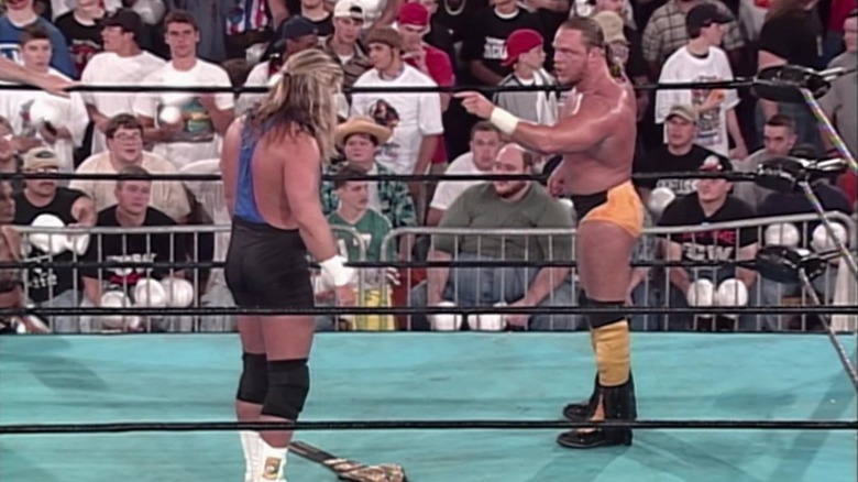 Shane Douglas points at Al Snow at ECW Wrestlepalooza 1998