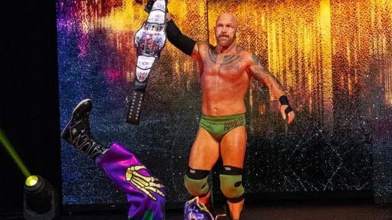 Eric Young in TNA