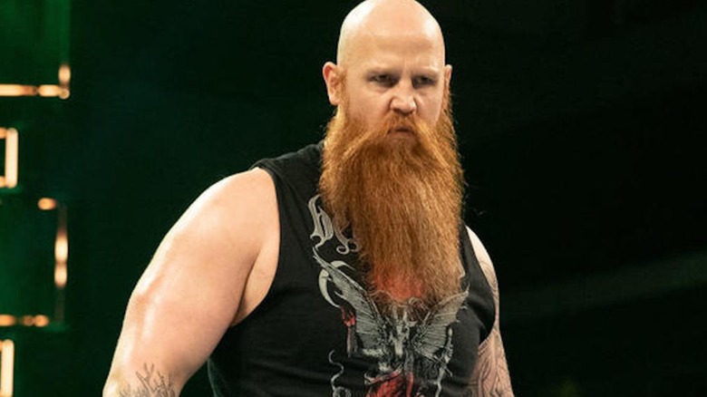 Erick Rowan standing in the ring