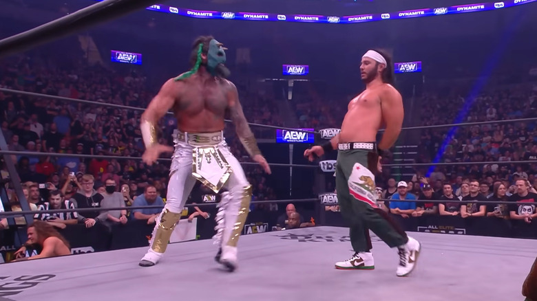 Luchasaurus vs Matt Jackson