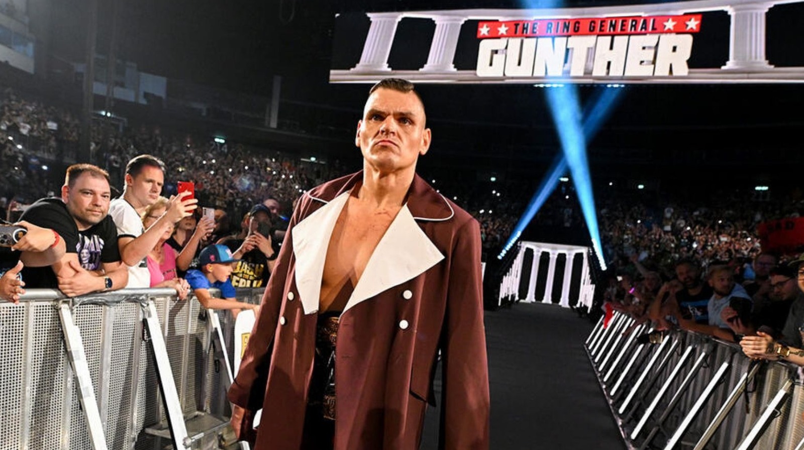 フィン・ベイラーがWWEサバイバーシリーズで再びダミアン・プリーストの世界ヘビー級王座を奪う