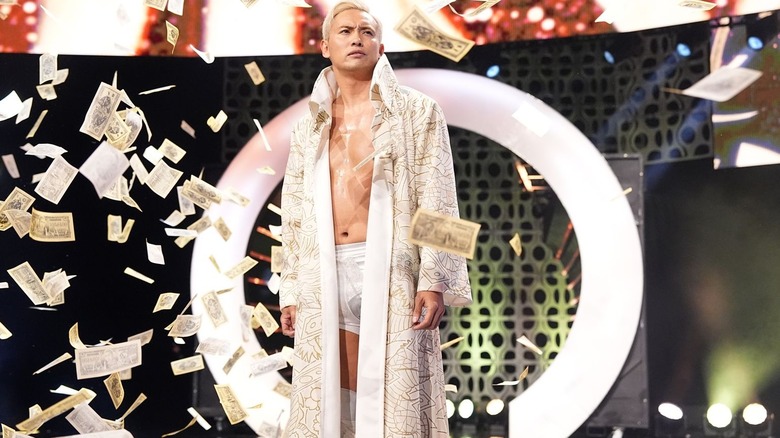 Money falls around Kazuchika Okada