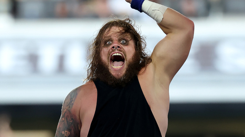 Joe Gacy grabbing a hold