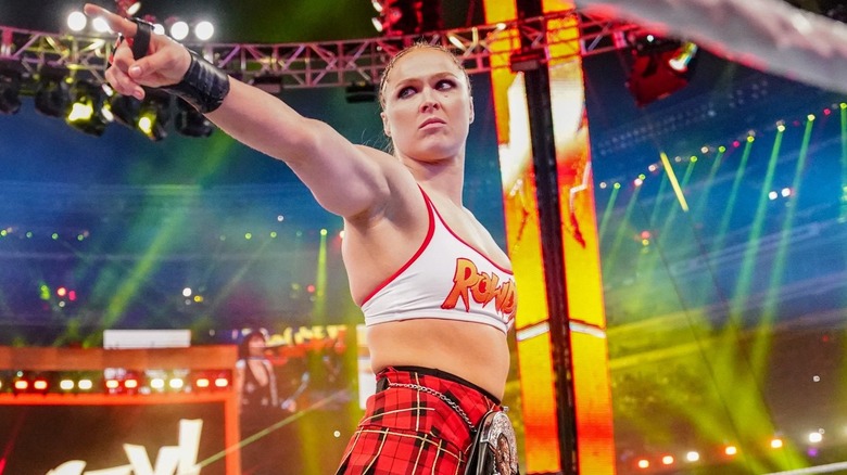 Ronda Rousey pointing at WWE WrestleMania 35
