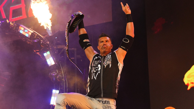 Frankie Kazarian posing