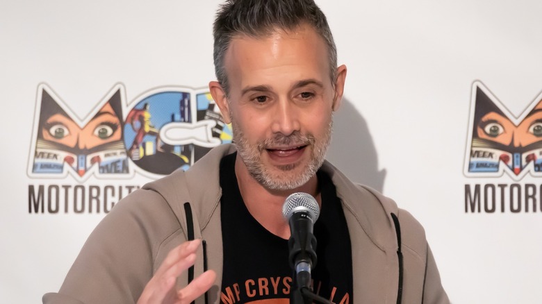 Freddie Prinze Jr. doing a speech