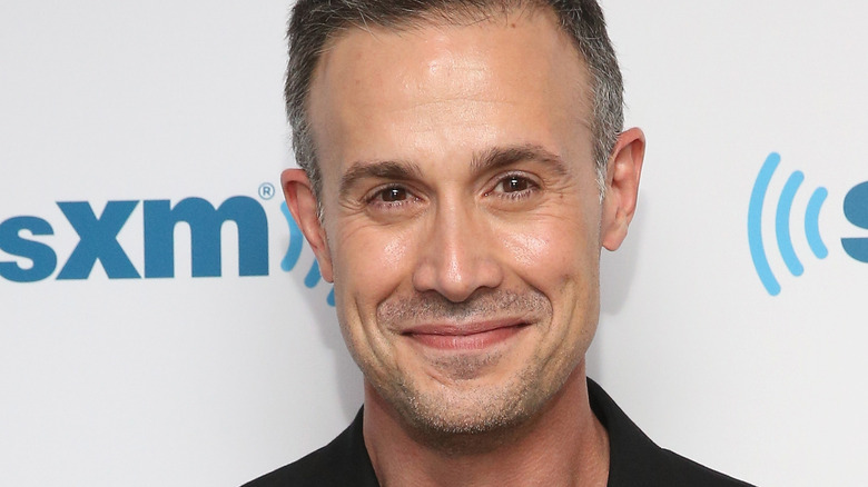 Freddie Prinze Jr. smiling