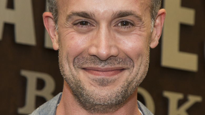 Freddie Prinze Jr. smiling