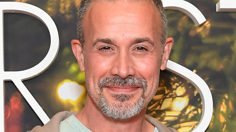 Freddie Prinze Jr. smiling