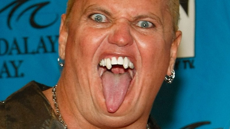 Gangrel doing his iconic pose