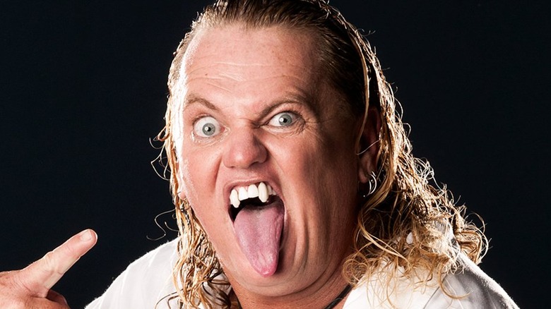 Gangrel pointing at himself