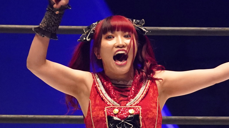 Maki Itoh celebrating