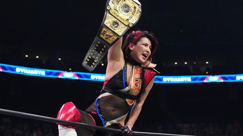Hikaru Shida showcases her AEW Women's World Championship
