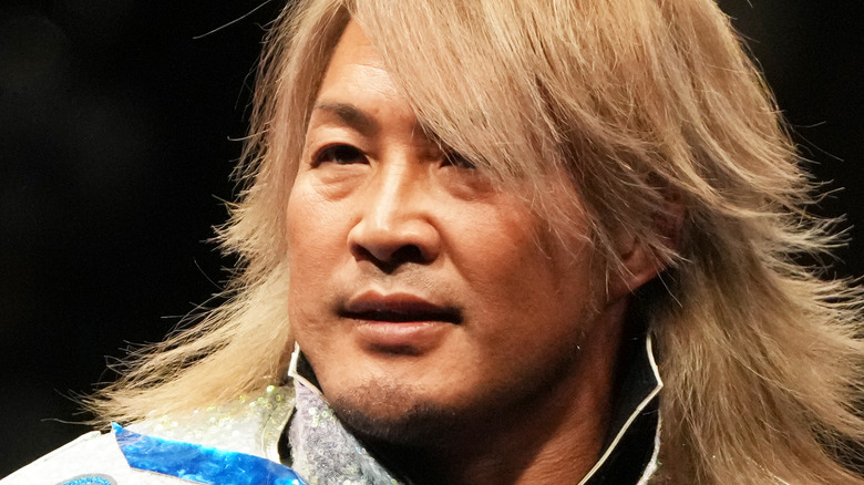 Hiroshi Tanahashi makes his entrance