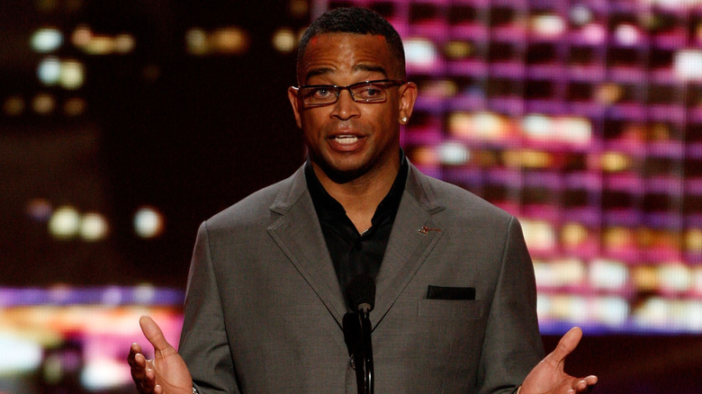 Stuart Scott speaking onstage during the 2009 ESPY Awards held in Los Angeles.